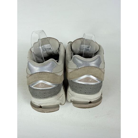 New Balance 2002R Driftwood Sandstone Women\'s 8 Gray Athletic Lace Up Sneakers